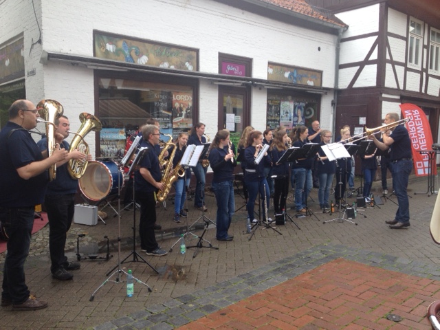 Musikzugkonzert auf dem Bauernmarkt