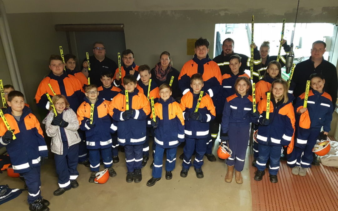 Jugendfeuerwehr besucht die Feuerwehrtechnische Zentrale Ronnenberg