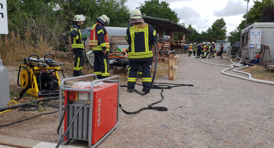 Einsatzübung – Verpuffung in Zimmerei