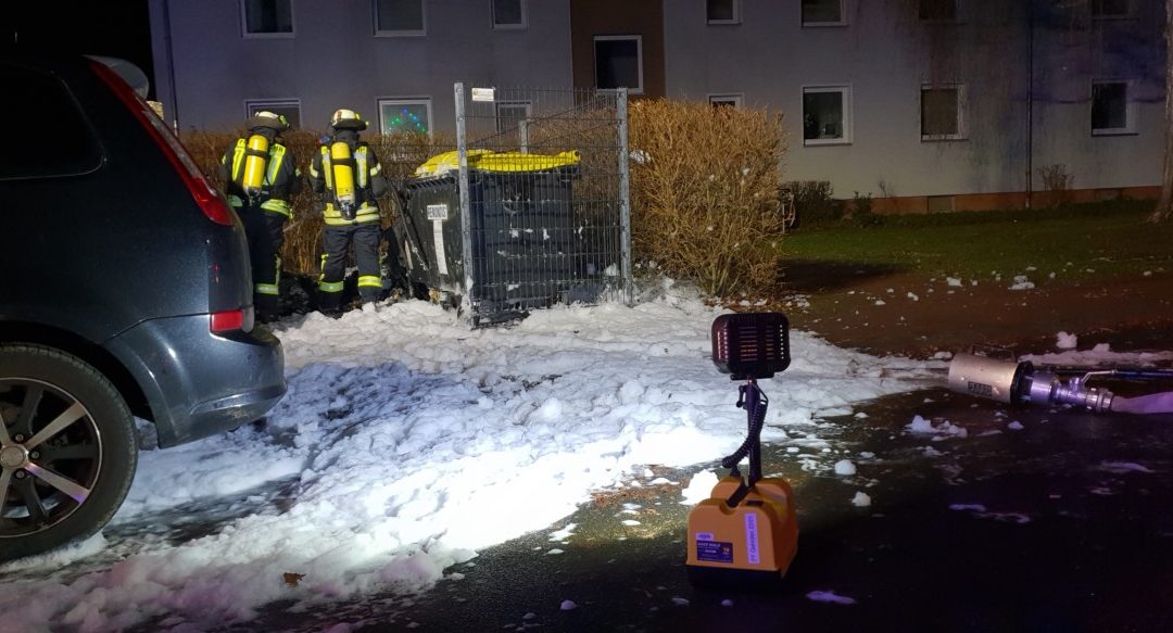 Feuer  – Containerbrand