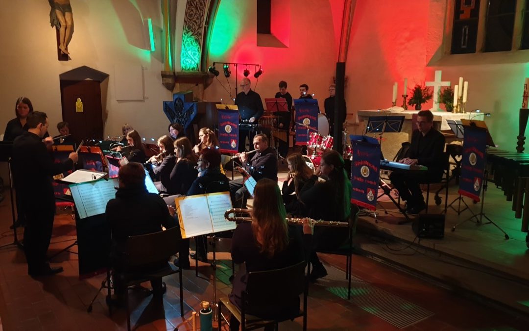 Spielmannszug begeistert mit Adventskonzert viele Zuhörer