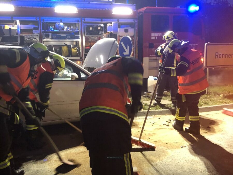 Hilfeleistung – auslaufende Betriebsstoffe nach Verkehrsunfall