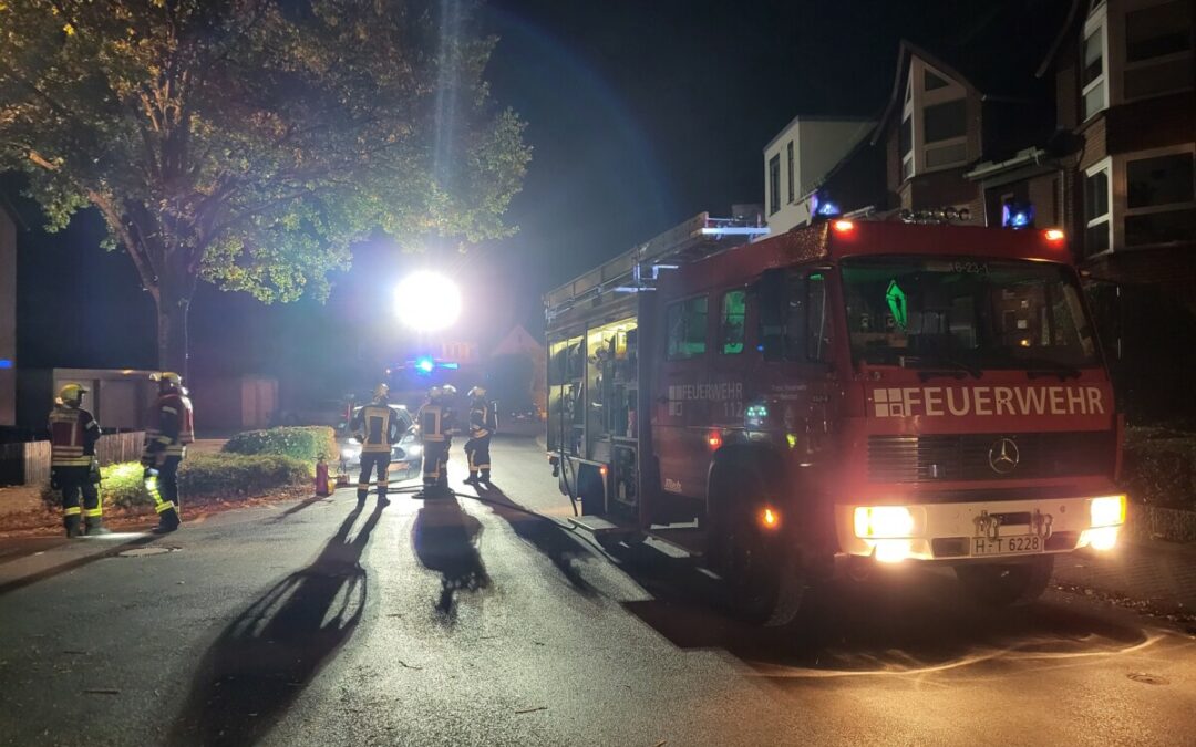 Feuer – qualmender PKW