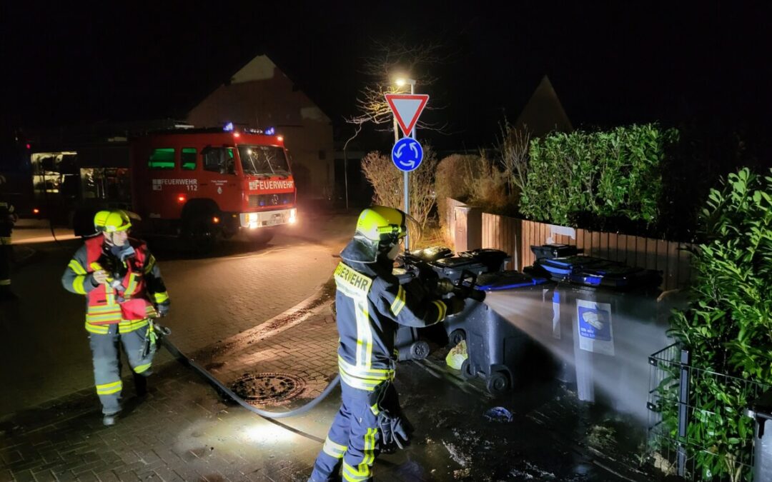 Feuer – brennende Mülltonne