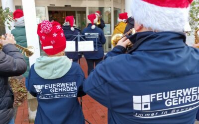 Musikzug verbreitet weihnachtliche Stimmung am Heiligabend