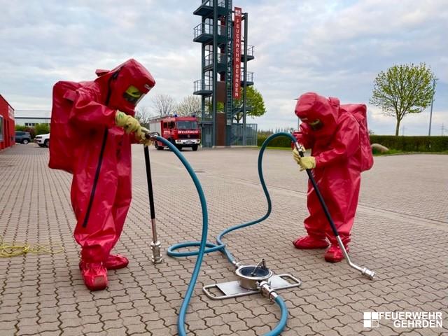 Spezielles Training: Leistungsnachweis Atemschutz und Chemikalienschutz