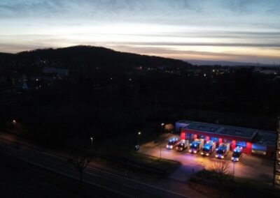 Feuerwehrhaus bei Nacht Symbol