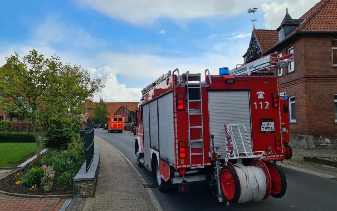 Hilfeleistung – Verkehrsunfall/Person im PKW eingeschlossen
