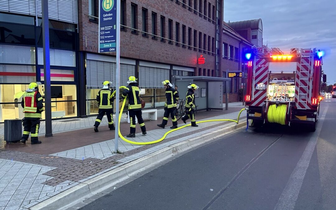 Feuer – brennende Mülleimer