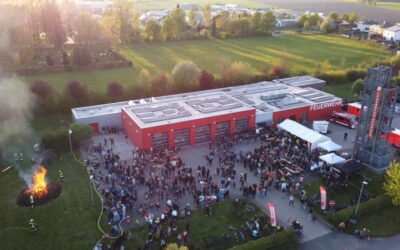 Traditionelles Osterfeuer am Feuerwehrhaus