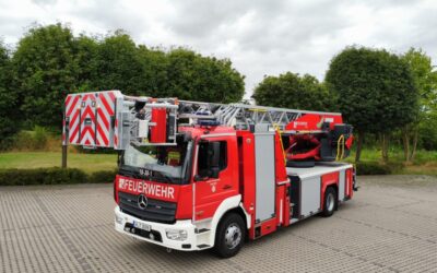 Drehleiter mit Korb (DLK)