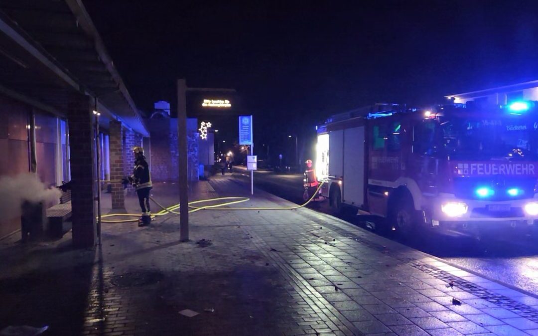 Feuer – brennender Mülleimer