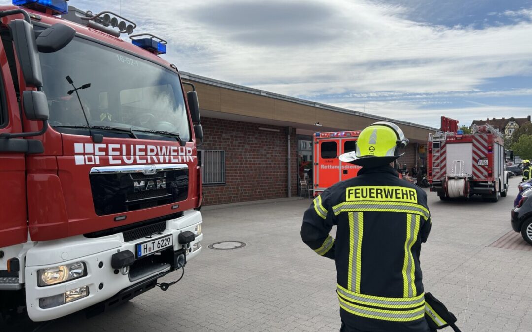 Hilfeleistung – Kind in Einkaufswagen eingeklemmt